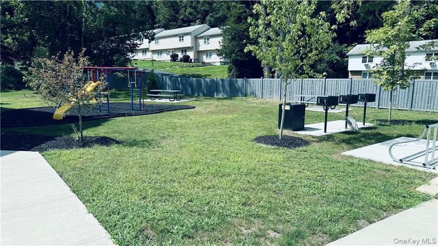 4 SOUTH HILLS Way 9, Wappingers Falls, NY 12590