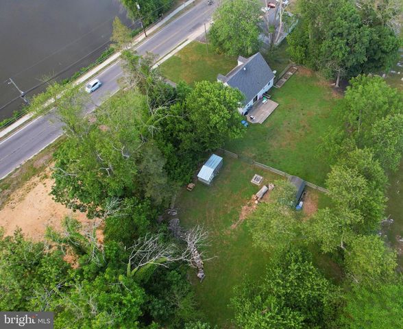 15 LOTUS AVE, Woodstown, NJ 08098