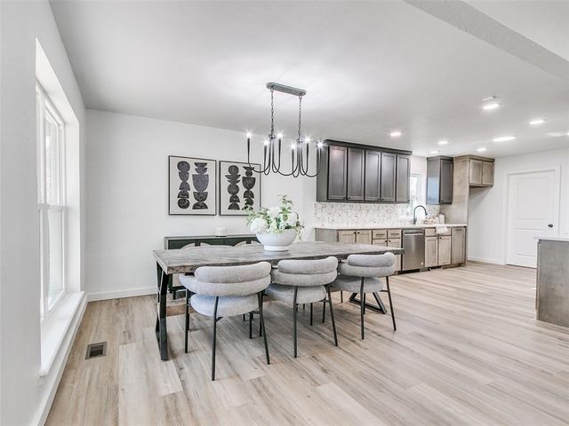 11804 Somerville Drive, Yukon, OK 73099