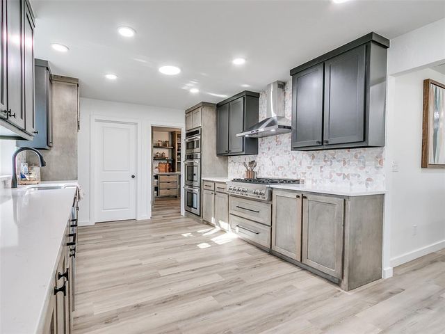 11804 Somerville Drive, Yukon, OK 73099