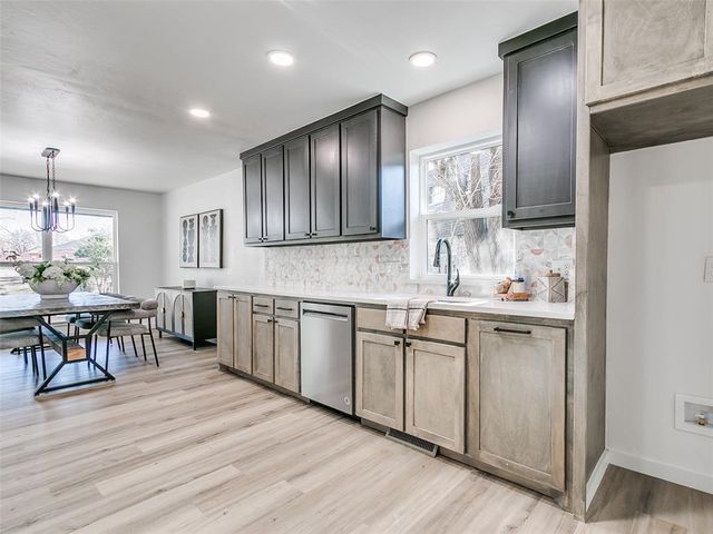 11804 Somerville Drive, Yukon, OK 73099