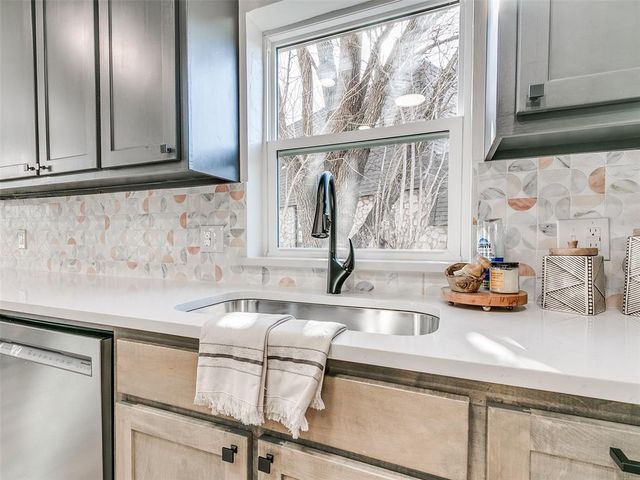 11804 Somerville Drive, Yukon, OK 73099