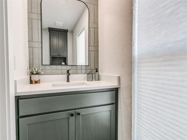 11804 Somerville Drive, Yukon, OK 73099