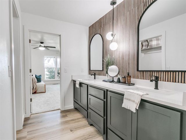 11804 Somerville Drive, Yukon, OK 73099