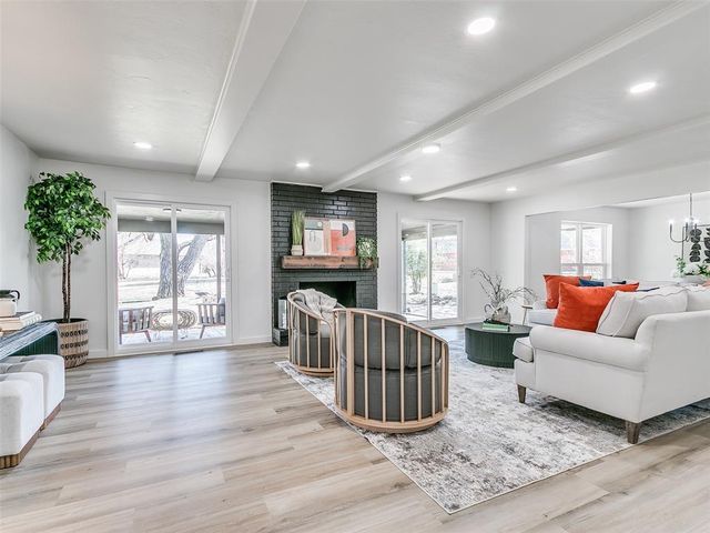 11804 Somerville Drive, Yukon, OK 73099