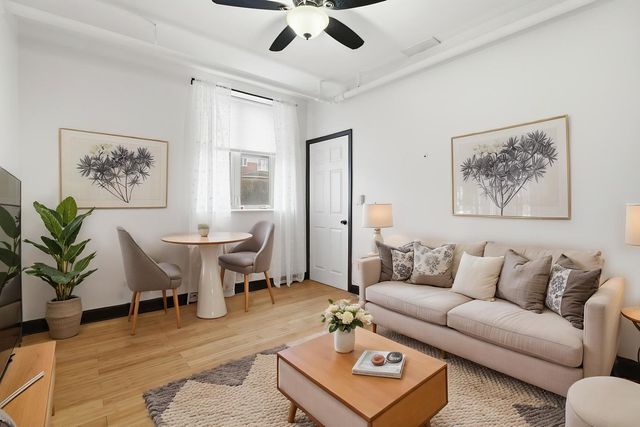 7009 W Altgeld Street G, Chicago, IL 60707