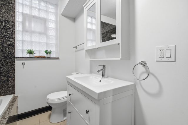 7009 W Altgeld Street G, Chicago, IL 60707