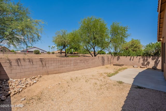 2511 N Avenida Tabica, Green Valley, AZ 85614