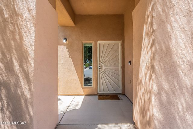 2511 N Avenida Tabica, Green Valley, AZ 85614