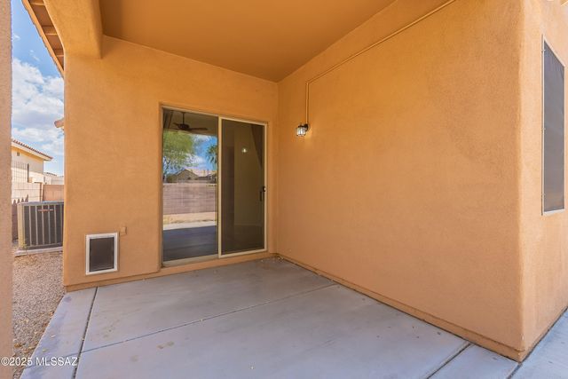 2511 N Avenida Tabica, Green Valley, AZ 85614