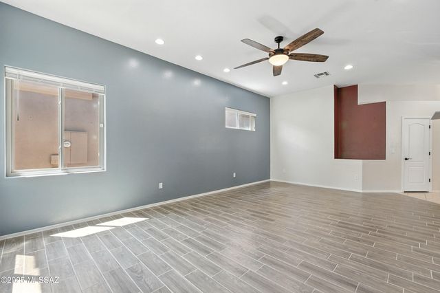 2511 N Avenida Tabica, Green Valley, AZ 85614