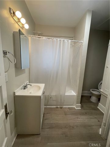 1425 W 18th St. 4, Los Angeles, CA 90006