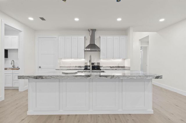 516 SE Alamanda Way, Stuart, FL 34996