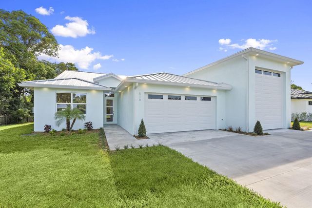 516 SE Alamanda Way, Stuart, FL 34996
