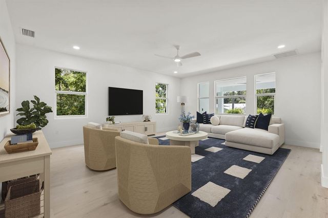 516 SE Alamanda Way, Stuart, FL 34996