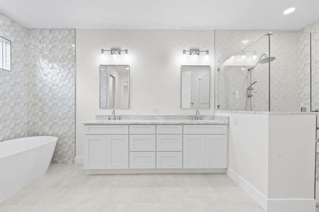 516 SE Alamanda Way, Stuart, FL 34996