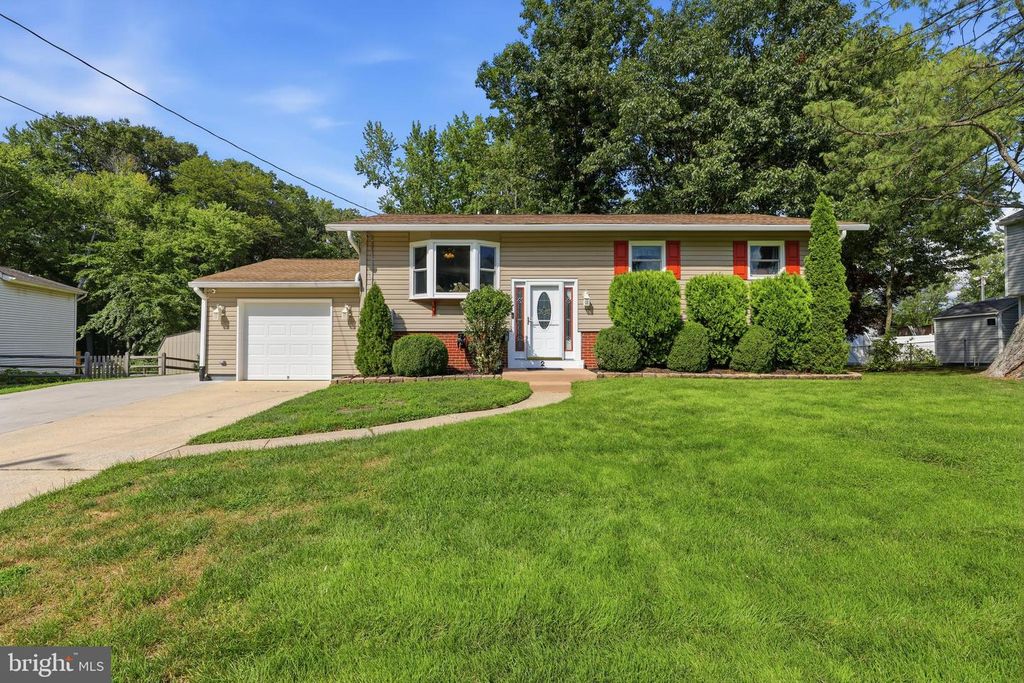 2 WOODHAVEN RD, GIBBSBORO, NJ 08026 — exterior