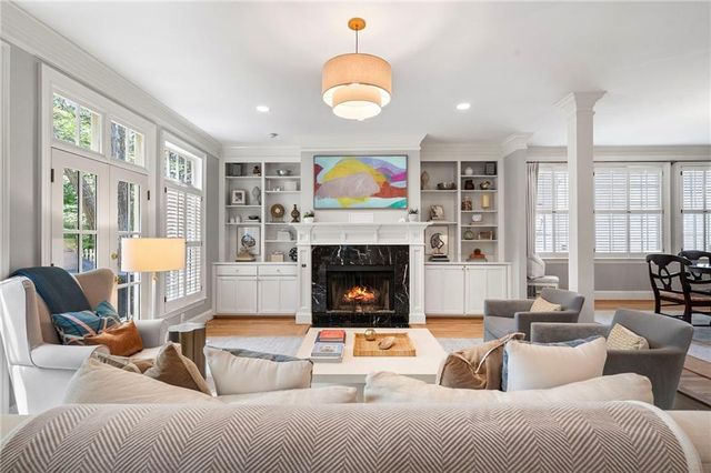 1023 Saint James Crossing NE, Brookhaven, GA 30319