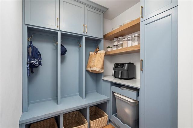 1023 Saint James Crossing NE, Brookhaven, GA 30319