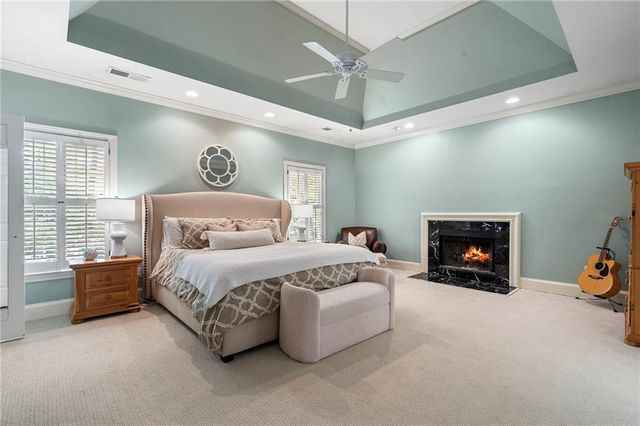 1023 Saint James Crossing NE, Brookhaven, GA 30319