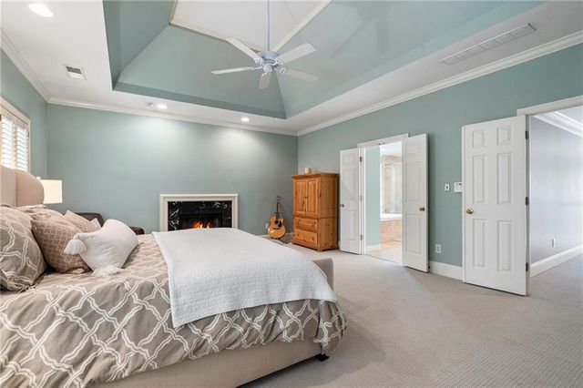 1023 Saint James Crossing NE, Brookhaven, GA 30319