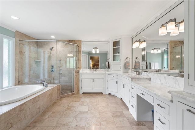 1023 Saint James Crossing NE, Brookhaven, GA 30319