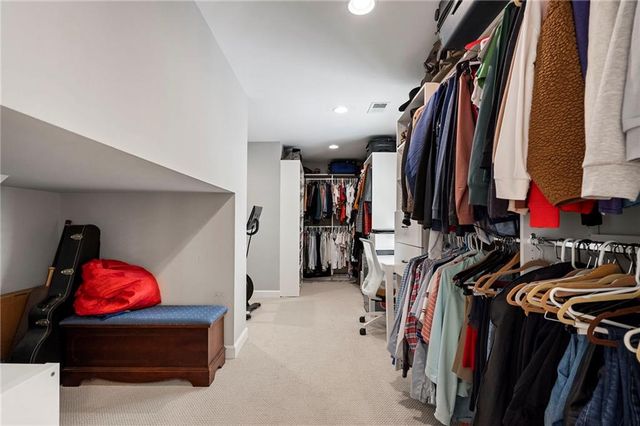 1023 Saint James Crossing NE, Brookhaven, GA 30319