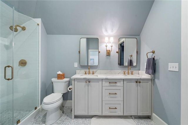 1023 Saint James Crossing NE, Brookhaven, GA 30319