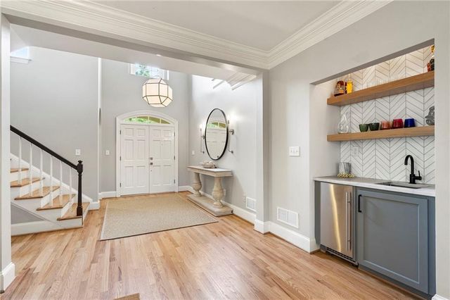 1023 Saint James Crossing NE, Brookhaven, GA 30319