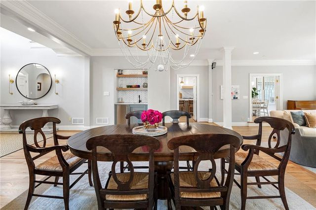 1023 Saint James Crossing NE, Brookhaven, GA 30319