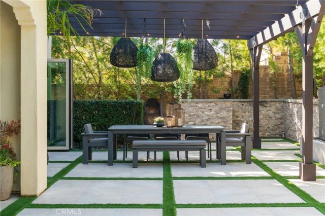 27649 Skylark, Saugus, CA 91350