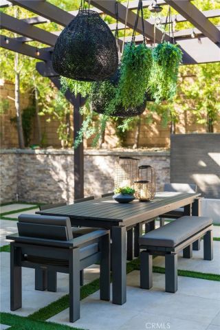 27649 Skylark, Saugus, CA 91350