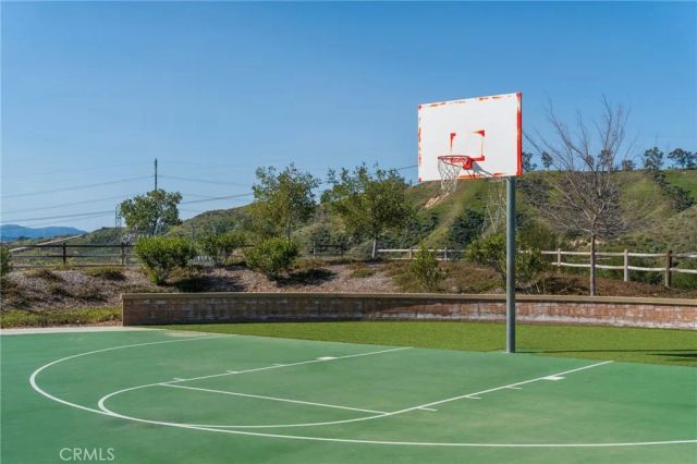 27649 Skylark, Saugus, CA 91350