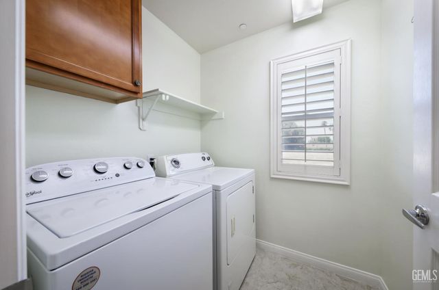 1829 Delacorte Drive, Bakersfield, CA 93311