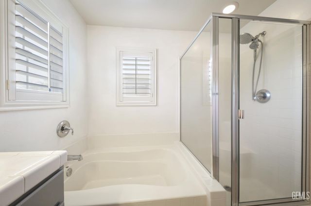 1829 Delacorte Drive, Bakersfield, CA 93311