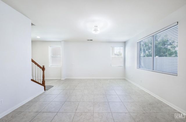 1829 Delacorte Drive, Bakersfield, CA 93311