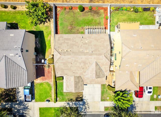1829 Delacorte Drive, Bakersfield, CA 93311
