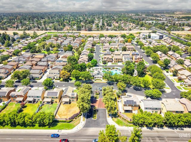 1829 Delacorte Drive, Bakersfield, CA 93311