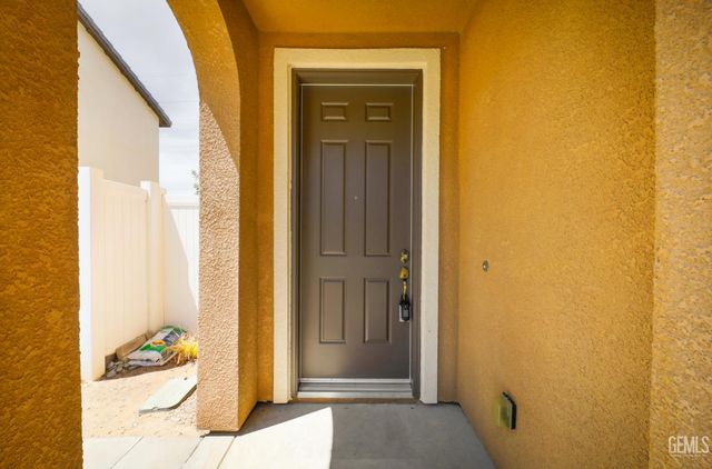 1829 Delacorte Drive, Bakersfield, CA 93311