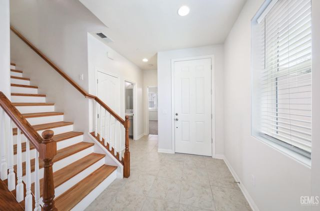 1829 Delacorte Drive, Bakersfield, CA 93311