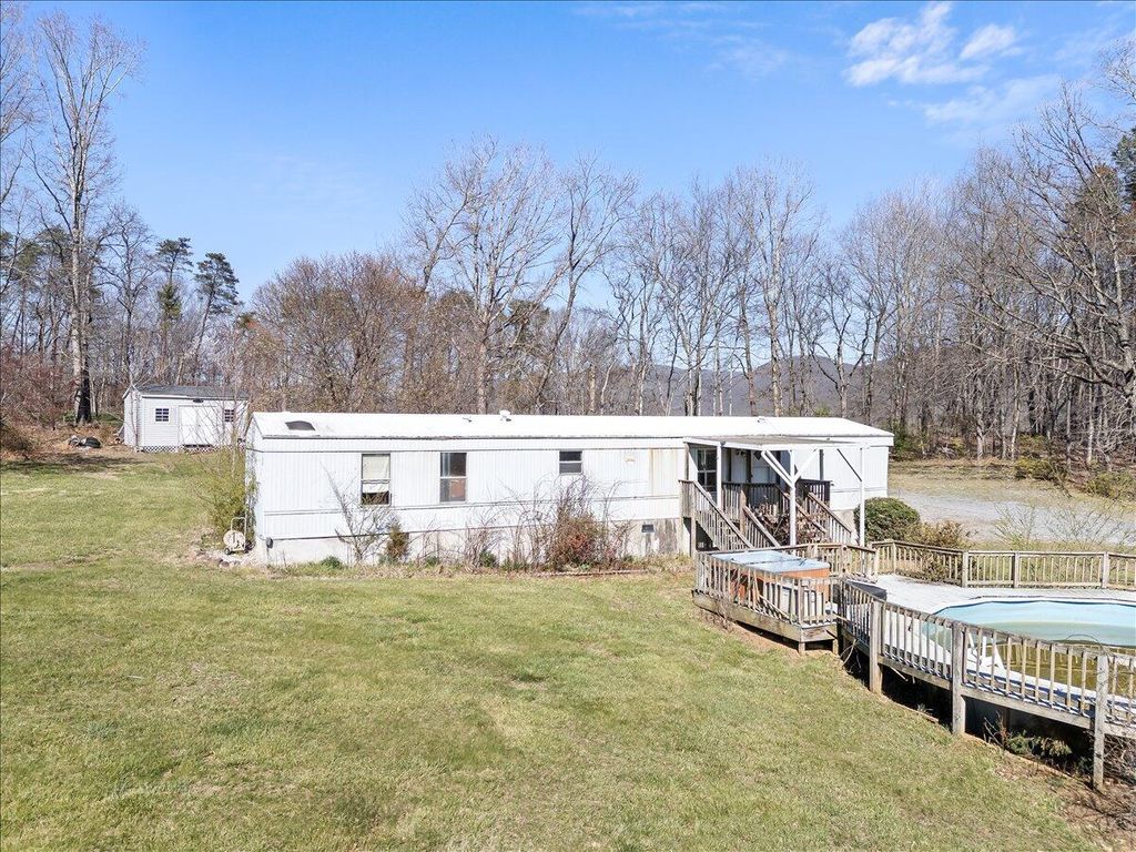 1165 Crouch RD, Montvale, VA 24122