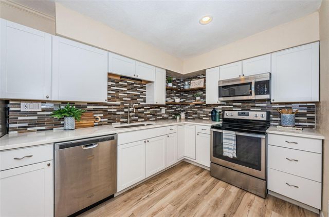 5880 81ST AVENUE N, Pinellas Park, FL 33781