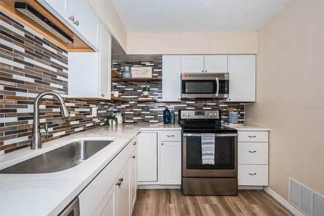 5880 81ST AVENUE N, Pinellas Park, FL 33781