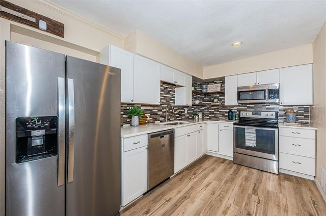 5880 81ST AVENUE N, Pinellas Park, FL 33781