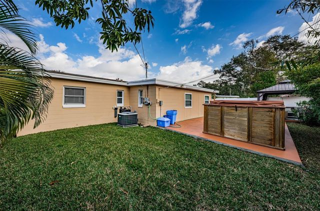 5880 81ST AVENUE N, Pinellas Park, FL 33781