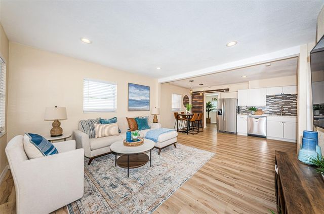 5880 81ST AVENUE N, Pinellas Park, FL 33781