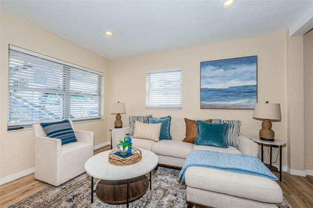 5880 81ST AVENUE N, Pinellas Park, FL 33781