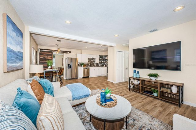 5880 81ST AVENUE N, Pinellas Park, FL 33781