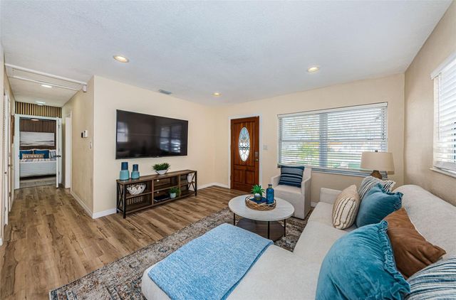 5880 81ST AVENUE N, Pinellas Park, FL 33781