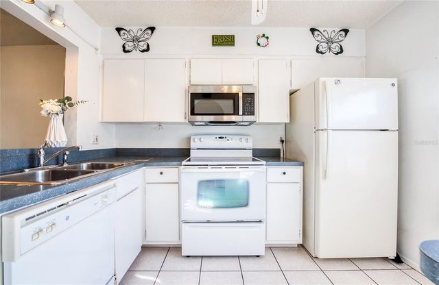 13811 MISSION OAKS BOULEVARD E, Seminole, FL 33776